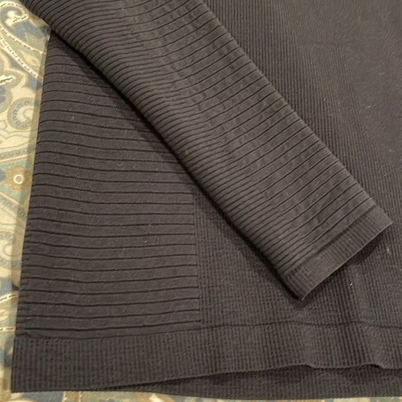 Athleta turtleneck, long sleeve, ribbed shirt with thumb holes - Picture 2 of 8